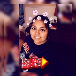 Meet your Posher, Alicia